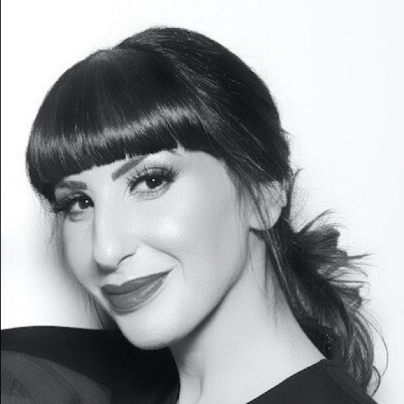 Meet your Posher, Christina - Picture 1 of 1